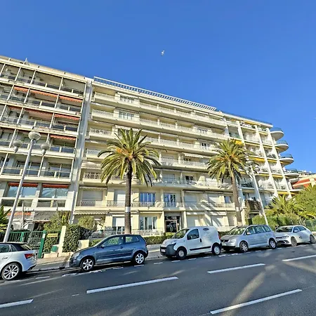 Apartment Rare Seafront Garden On Promenade *