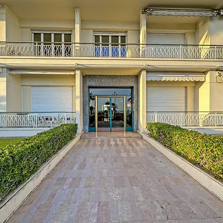 Rare Seafront Garden On Promenade * Nice