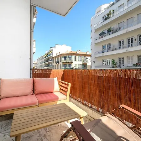Apartment 110 M2 Family, 3 Bedrooms Ac And Terrace 8 Min Away *