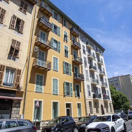 Apartment Air-conditioned In The Republique District