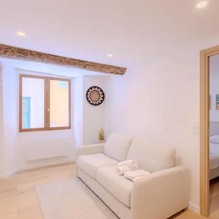 Apartment La Draperia - Patio & 2 Bedrooms - Vieux *