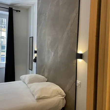 Joli Appartement Avec Jardin, 2 Chambres, Centre Ville De Nice Apartment *
