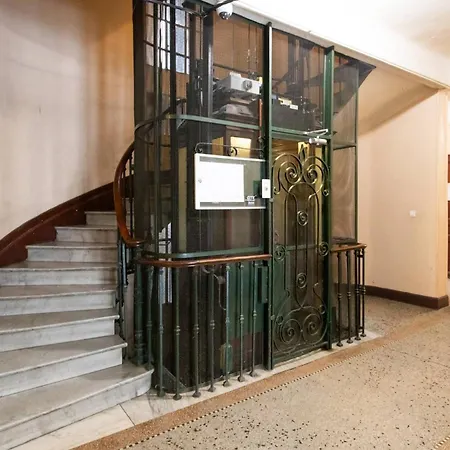 Apartment L23 Staywizus - 1 Bdr Shakespeare 2 Balconies - Clim & Wifi Nice