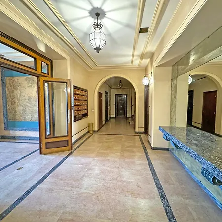 Rare Seafront Garden On Promenade Apartment Nice