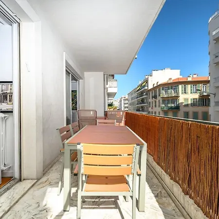 Apartment 110 M2 Family, 3 Bedrooms Ac And Terrace 8 Min Away