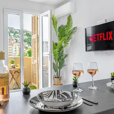 Relaxation & Comfort Design With Ambient Led Apartment Nice