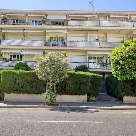 Lion - Near Center - Terrace - Happy * Nice