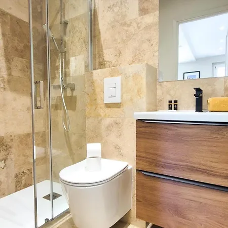 T4 Moderne Climatise - Parking Prive- Terrasse - - Apartment Nice