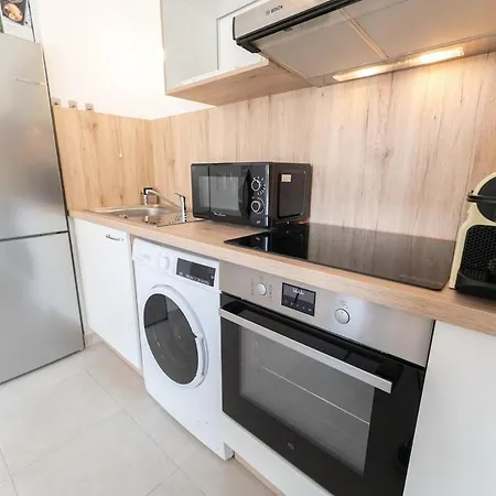 Bright With Terrace And Wi-fi Apartment *