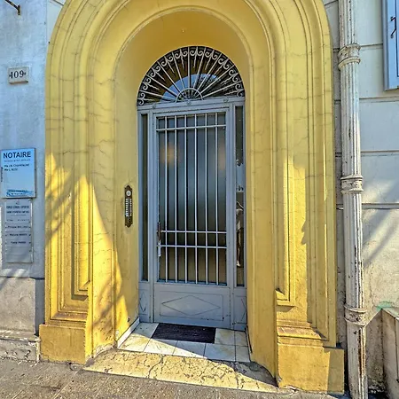 Elegant Seafront Loft Old Town Apartment *