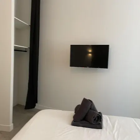 Joli Appartement Avec Jardin, 2 Chambres, Centre Ville De Nice * Nice