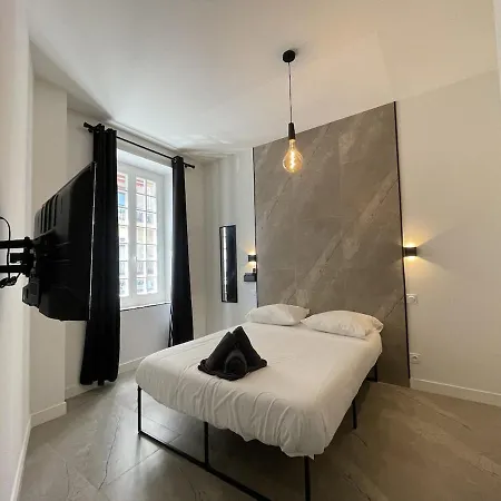 Joli Appartement Avec Jardin, 2 Chambres, Centre Ville De Nice Apartment