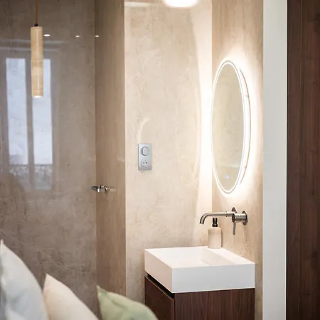 Apartment Luxueux, Equipe En Plein Coeur De Ac-parking - 4 *