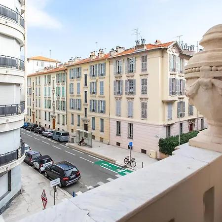 L23 Staywizus - 1 Bdr Shakespeare 2 Balconies - Clim & Wifi * Nice
