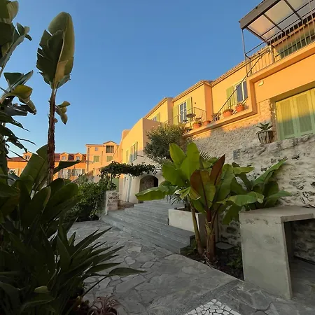 Lovely In Vieux-nice With Terrace, Garden And Ac - 10 Min To Beaches And Promenade Des * Nice