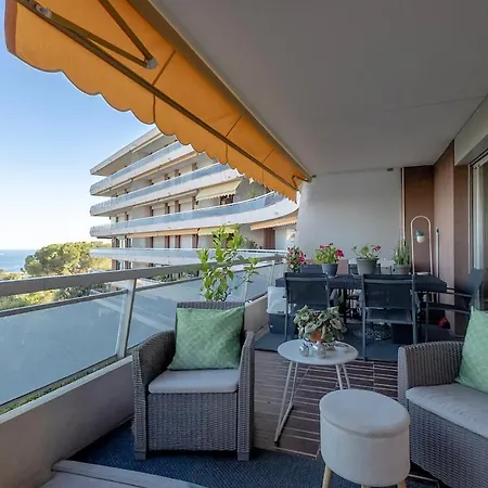 Apartment Stunning Sea View 2 Bedroom In