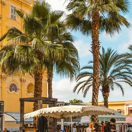 Apartment Old Town Nice, 2 Bedrooms & 2 Bathrooms,quiet, Ac For 4 People *