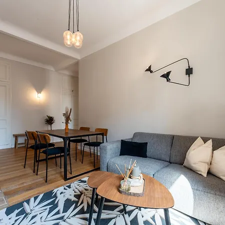 Apartment Bright 2 Center