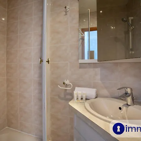 Spacious With Terrace In The Cimiez District