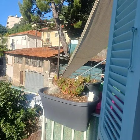 2p Renove Dans Bel Immeuble Nicois De Caractere Apartment *