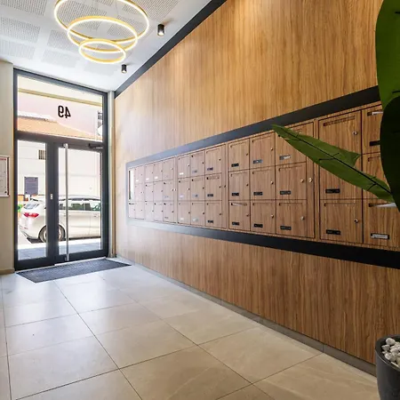 Apartment Spacious With Terrace And Parking *
