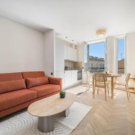 Apartment 2-bedroom - Sleeps 4 - Place Massena *