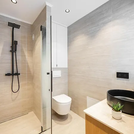 Apartment 2-bedroom - Sleeps 4 - Place Massena