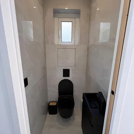 Terrasse 4 A 6 Personnes De Gamme Port, Riquier Apartment