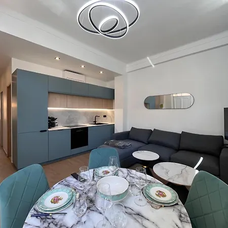 Terrasse 4 A 6 Personnes De Gamme Port, Riquier *