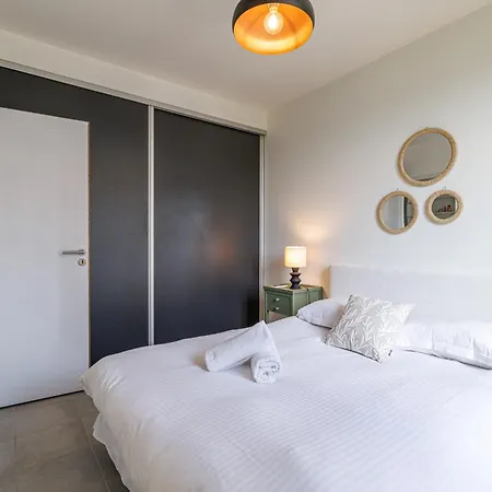 Charming 1 Bdr In The Center Nice