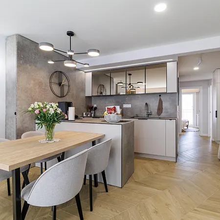 La Vie Riviera Apartment