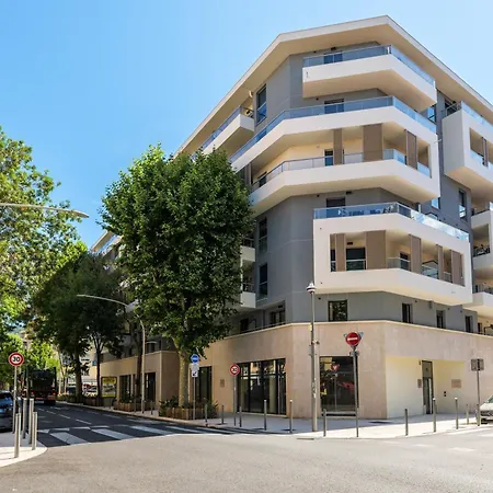 Apartment Spacious With Terrace And Parking