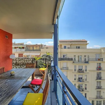 Lovely 4-bedroom Family In Apartment