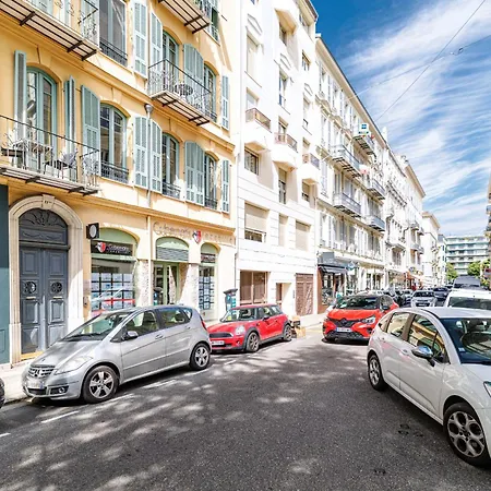 Charming 1 Bdr In The Center Nice