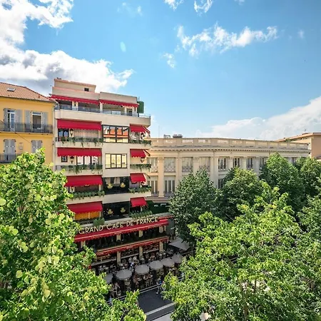 Sephora Jean Medecin 2-bedroom Apartment *