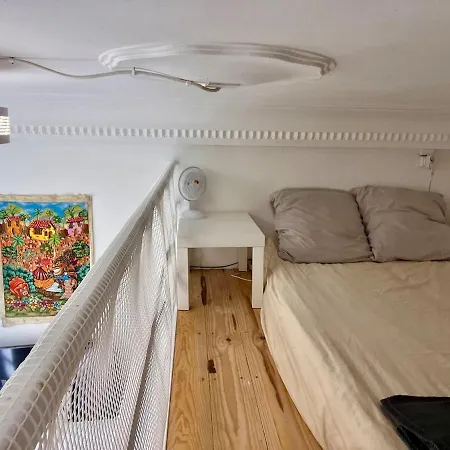 Apartment Sleeps 5 - Budget-friendly Flat - And Cozy *