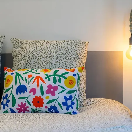 Apartment Old Town Nice, 2 Bedrooms & 2 Bathrooms,quiet, Ac For 4 People Nice