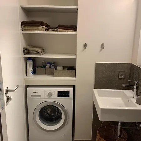 Apartment Unique Dans Le Vieux-nice! Avec Jardin Et Terrasse