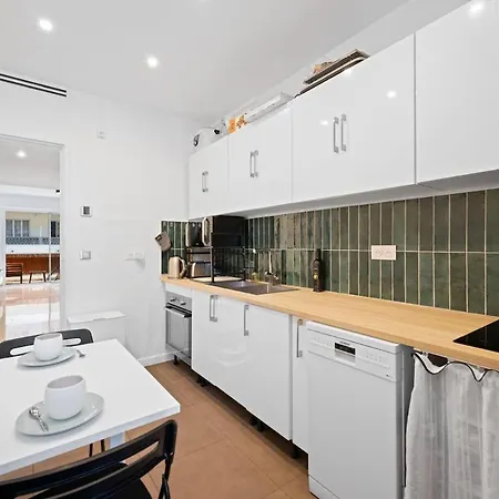 Apartment 110 M2 Family, 3 Bedrooms Ac And Terrace 8 Min Away Nice