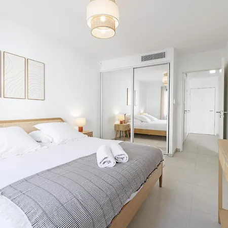 Quiet & Pretty 1 Bdr In The Center Apartment Nice