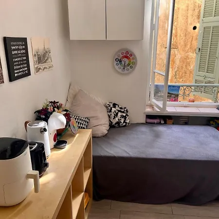 Apartment Sleeps 5 - Budget-friendly Flat - And Cozy *