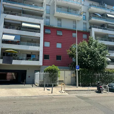 Apartment Moderne Avec Terrasse, Parking Et Clim *