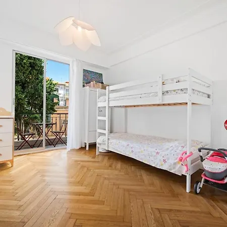 110 M2 Family, 3 Bedrooms Ac And Terrace 8 Min Away Apartment