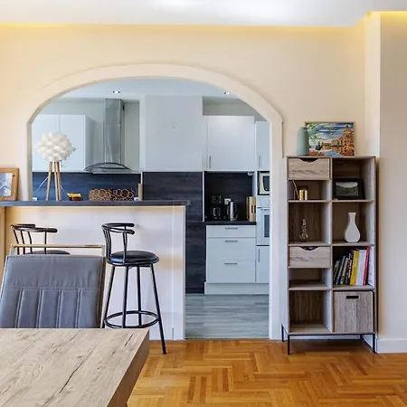 Apartment Spacieux T3 Avec Balcon Confort Et Convivialite