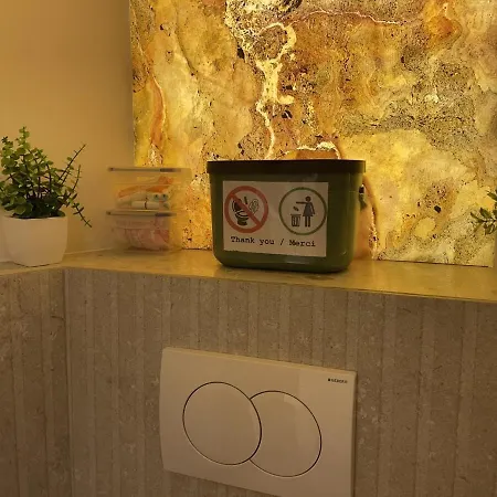 Joli Appartement Avec Jardin, 2 Chambres, Centre Ville De Nice * Nice