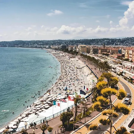 Port De - 2 Pieces Avec Jardin - 4 Personnes Nice