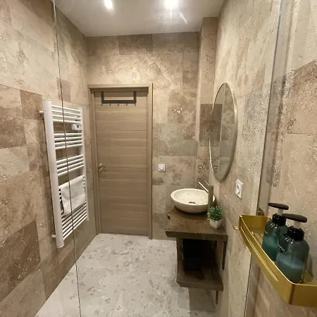Joli Appartement Avec Jardin, 2 Chambres, Centre Ville De Nice