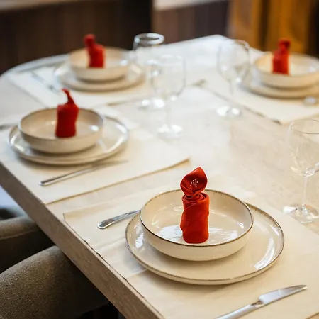 Apartment Luxueux, Equipe En Plein Coeur De Ac-parking - 4 *