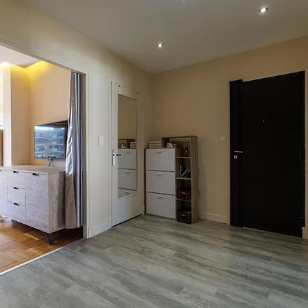 Apartment Spacieux T3 Avec Balcon Confort Et Convivialite *