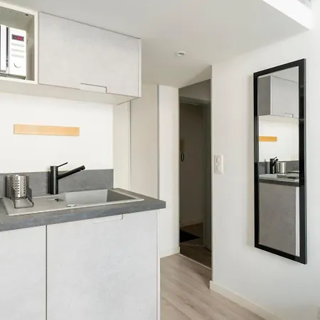 Apartment Unique 2 Biens En 1, Clim, Moderne, A 300m